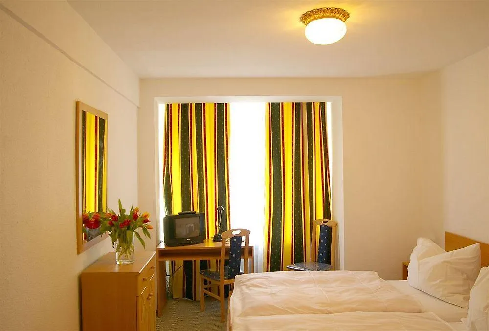 Hotel Paris Dusseldorf 3*,